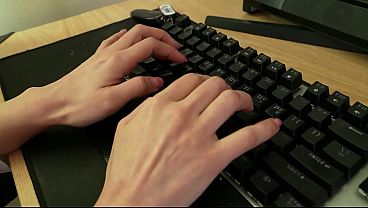 Korea – Gaya Seksi Wanita Cantik Menghabiskan Musim Dingin Tanpa Alas Kaki Di Rumah
