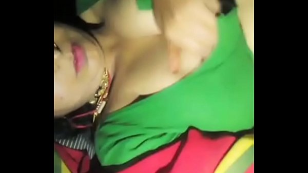 Tampilan Payudara Tanteku Yang Menggoda