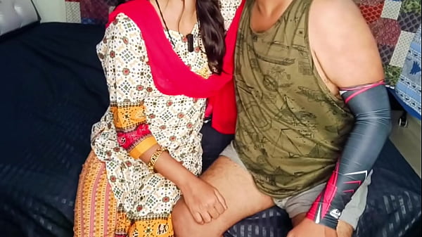 Mami Ko Paise Kamane Ka Asan Tarika Batane Ke Bad Uske Bhanje Ne Uski Chudaai Ki