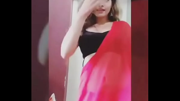 Istri Desi Cantik Menggoda Menari Telanjang Penuh Gairah
