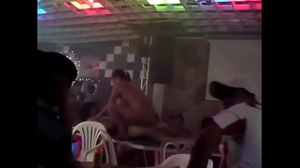 Pertunjukan Pisang Yang Menggoda Dan Penuh Gairah