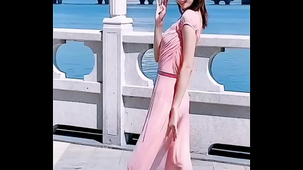 雪儿火辣曲线大饱眼福