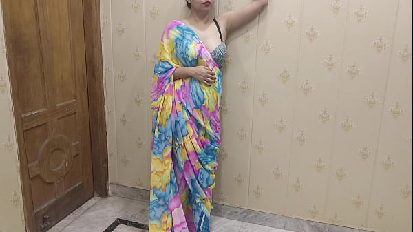 Chhune Se Hi Uski Chut Garm Ho Gayi, Aur Usne Apni Chut Mein Le Liya Uska Bada Kala Lund.