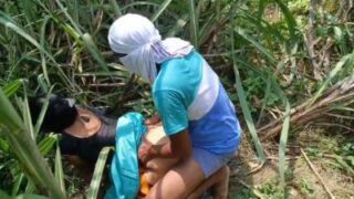 Nyonya Digencet Buruh Kasar Di Ladang India