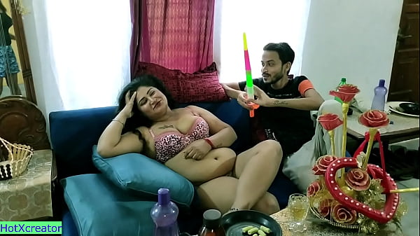 Bokep India: Bhabhi Hot Rayakan Ulang Tahun Dengan Ngentot Ganas Bareng Pacar Muda!