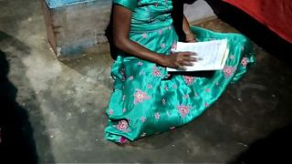 Desi Bhabhi Yang Rajin Baca Buku, Digituin Sama Gurunya