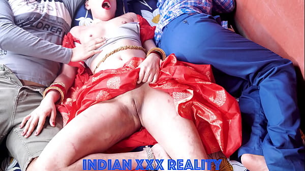 Dijilat Sama Ibu Tiri Sambil Ngajarin Anak Tiri Main Kontol Di Kamar