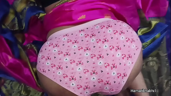 Menggoda Bhabhi India Seksi Yang Menggairahkan.