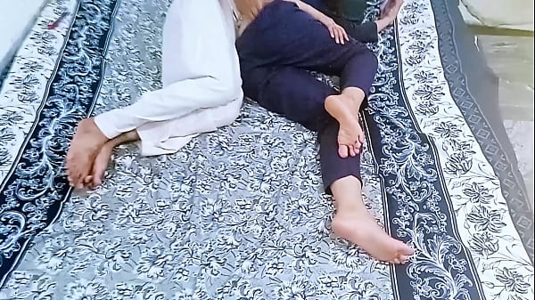 Desi Cewek Imut Malu-malu Ngerasain Pertama Kali, Video Ngentot Cewek Desa Pertama.