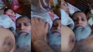 Bapak Tua Mesum Ngentot Istri Anaknya Sendiri, Gaya Bangladesh Bikin Makin Panas.