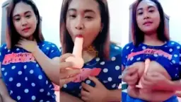 Mbak Iyem Colokin Dildo Jepit Di Teteknya Sambil Ngocok.