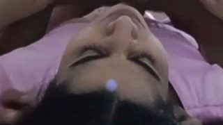 Pasangan Di Ranjang Buka-bukaan Video Mesum Buatan Sendiri