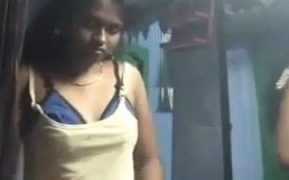 Video Ganti Baju Bugil Di Trichy, Tamil, Bikin Makin Hot!