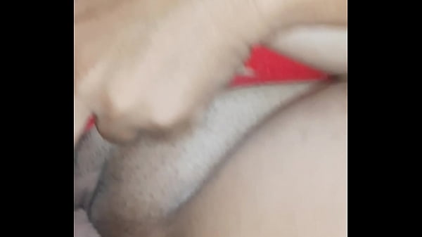 Safada Ngocok Memek Sambil Merintih Basah