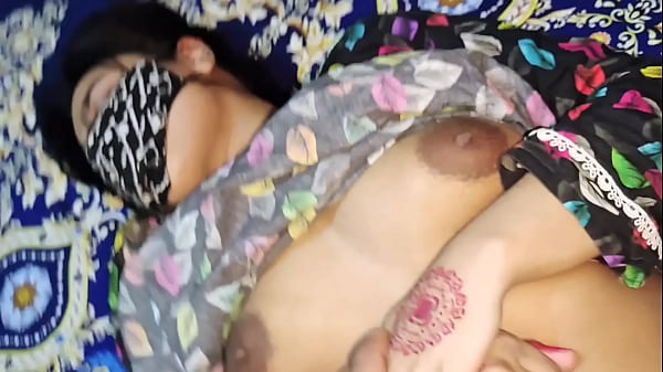 Ibu Tiriku Ngajarin Aku Soal Seks, Omongan Kotor Hindi, Erangan, Dan Ngewe Liar.