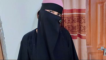Hijab Jalang Jasmine Digebuk Bapak-bapak Ngentot Sange