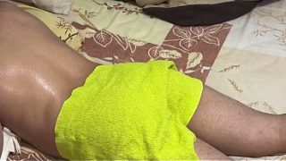 Mertua Montok Bantuan Mantu, Pijat Berujung Nafsu Liar.