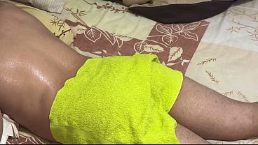 Mertua Montok Bantuan Mantu, Pijat Berujung Nafsu Liar.