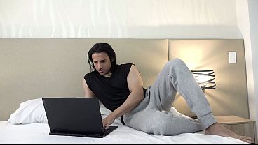 Tetangga Hinduku Tergila-gila Sama Pantat Latin Kolombiaku, Dia Ngewe Aku Pake Kontol Besarnya Sampe Crot Di Dalem!