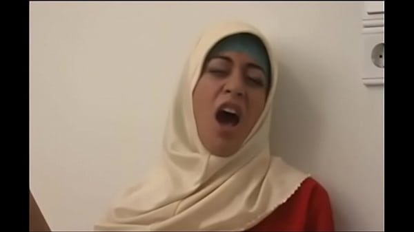 Nih, Kontolnya Si Arab Berhijab Yang Bikin Meleleh