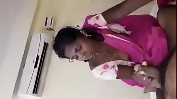 Desi Aunty Lagi Ngocok Mulut, Nikmatin Batang Kerasku