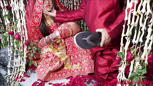 Ngentot Malam Pertama Pengantin India Bikin Crot Di Ranjang