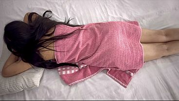 Nri Cewek Cantik Dientot Waiter Sambil Bokongnya Digosok-gosok, Memek Basah Kena Main.