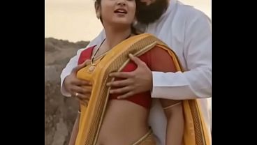 Desi Bhabhi Saree, Nyol-nyolan Dipencet-pencet, Asmara Panas