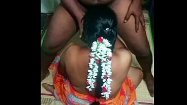 Ibu Rumah Tangga India Main Seru-seruan Sama Paman Kampung