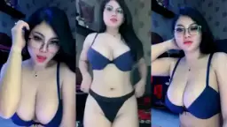 Babyfe Berkacamata Dengan Toket Gede Dan Montok Bikin Ngiler.