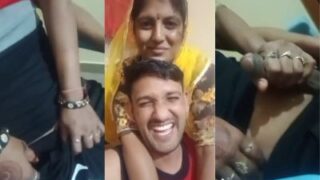 Bhabhi Tua Garang Ngocok Kontol Devar Di Bokep Rajasthan