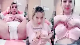 Cici Cakep Elus-elus Memeknya Sambil Ngangkang Lebar, Nikmatin Setiap Sentuhan.