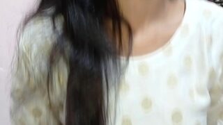 Cowok Punjabi Penuhin Memek Ibu Tirinya Sama Air Mani