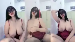 Kienzy Host Paling Tobrut Di Aplikasi Bling2, Bikin Mendingin Dan Ngilu Di Dalam
