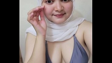 Hari-hari Pertama Goyang Twerk Pakai Hijab, Bikin Makin Panas Dan Greget.