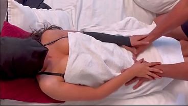 Desi Bhabhi Lagi Digenjot Keras Sama Devar, Suara Crotnya Bikin Makin Liar, Video Viral Hot Banget.