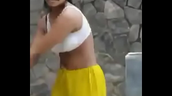 Tarian Desi Panas Bikin Greget, Goyangannya Bikin Ngilerrr