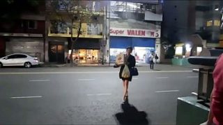 Di Tengah Pandemi Yang Kacau Dan Penuh Rock N Roll, Pas Lagi Lockdown Ketat, Nyokap Temenku Pergi Ke Supermarket Dan Dapet Dua Tipe Siapapun Yang Bikin Ngilu.