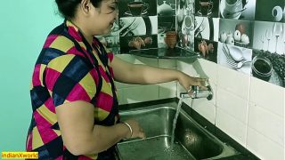 Bokep Bhabhi Seru Mainin Kontol Bocah Baru!