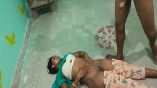 Buruh Miskin Ngentotin Induk Semang Di Video Mesum Desi