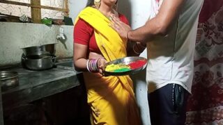 Holi Berubah Jadi Ajang Mesum Panas Antara Devar Dan Bhabhi.