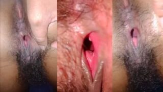 Ibu Montok Bergairah Pamer Lubang Desi Basah Di Depan Kamera