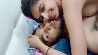Video Mesum Cewek India Nafsu Sama Pacar Bejatnya Di Kamar Hotel, Bikin Makin Greget.