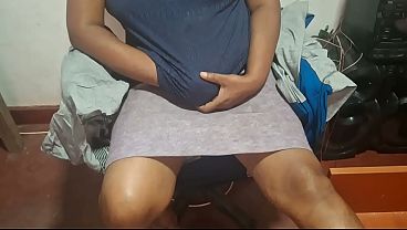 Step Mom India, Rahasia Malam Panas Kamar Belakang