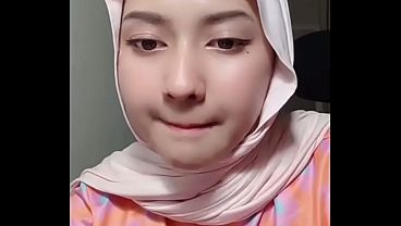 Jilbab Live Hot, Goyang Sambil Buka Jilbab Bikin Tegang.